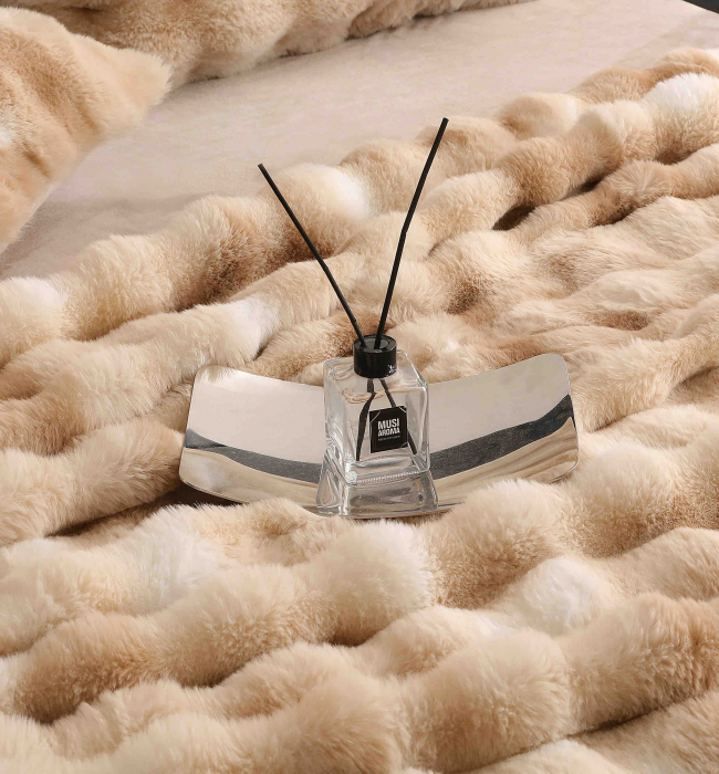Lenjerie De Pat Pufoasa Blana Artificiala Rabbit - Iepure Luxury Edition - Bej Cacao Cu Lapte [4]