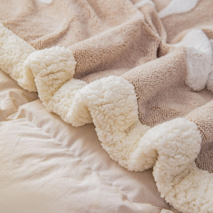 Patura Cocolino Blanita Alba Cu Imprimeu Fluturi 3D - Bej [3]