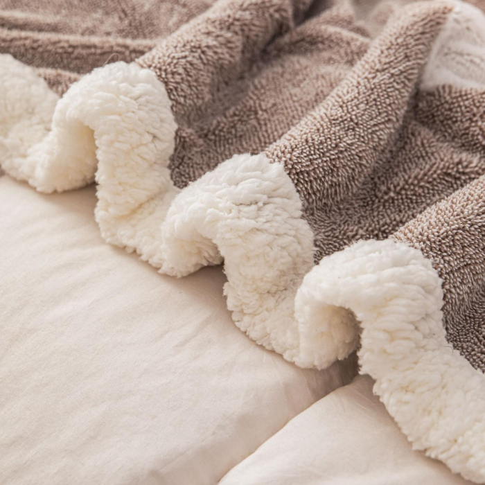 Patura Cocolino Blanita Alba Cu Imprimeu Fluturi 3D - Bej Cacao Cu Lapte [3]