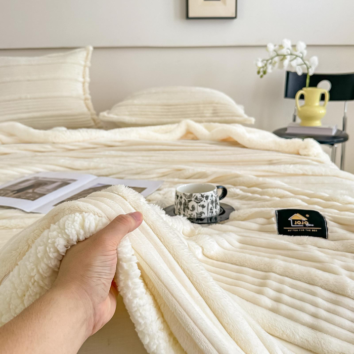 Set Patura Cocolino Cu Blanita si Fete De Perna - Crem [6]