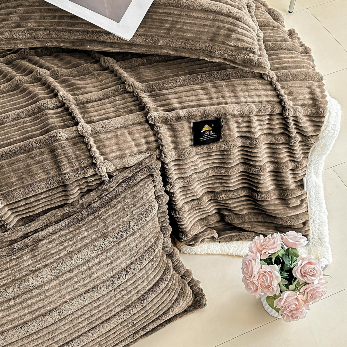 Set Patura Cocolino Cu Blanita si Fete De Perna - Maro [5]