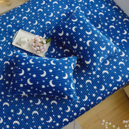 Huse De Pat Cocolino - Husa Cocolino 180x200cm cu Elastic si 2 Fete de Perna Model Gofrat Cu Stelute - Albastru Bleumarin