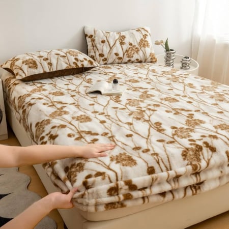 Huse De Pat Blana Artificiala Rabbit - Iepure - Husa Cocolino Cu Elastic Si 2 Fete Din Blanita Artificiala De Iepure - Rabbit - 180x200x25cm - Flori Bej