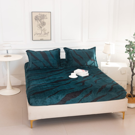 HUSE DE PAT CU ELASTIC - Husa cu Elastic si Fete de Perna Cocolino 180x200cm - Verde Smarald Tigrat