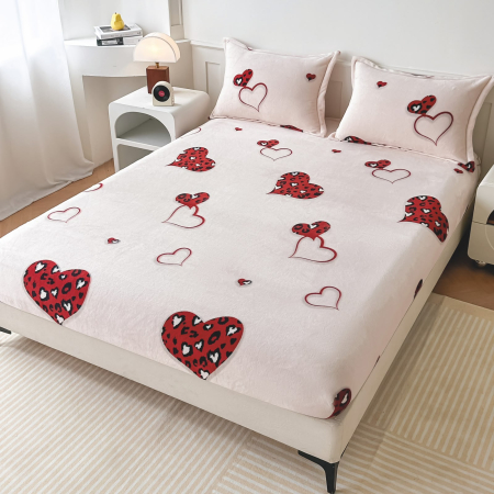 Huse De Pat Cocolino - Husa cu Elastic si Fete de Perna Cocolino - Crem Cu Inimioare Rosii