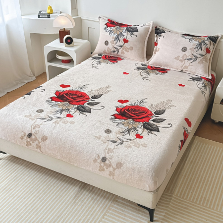 Huse De Pat Cocolino - Husa cu Elastic si Fete de Perna Cocolino - Crem Cu Trandafiri Rosii