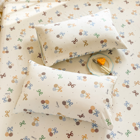 Husa Din Bumbac 100% Ranforce Cu Elastic Si Fete De Perna 160x200cm - Cirese Cu Fundite [1]