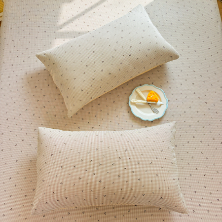 Husa Din Bumbac 100% Ranforce Cu Elastic Si Fete De Perna 160x200cm - Cirese Si Patratele [2]