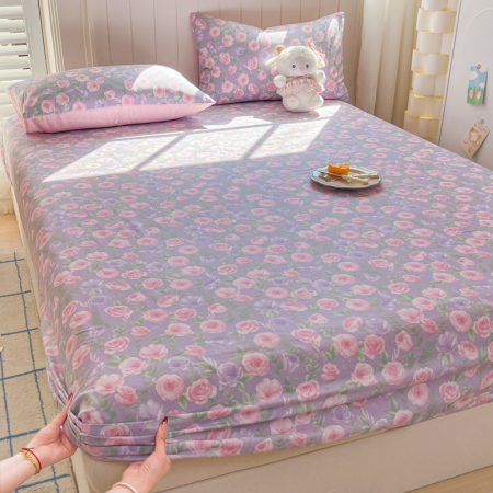 Husa Din Bumbac 100% Ranforce Cu Elastic Si Fete De Perna 160x200cm - Lila Cu Flori Roz [13]