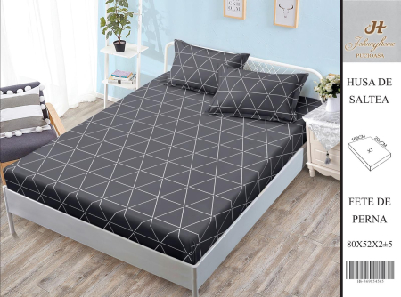 Huse De Pat BS 160x200cm - Husa Din Bumbac Satinat Cu Elastic Si Fete De Perna 160X200cm - Gri Antracit Cu Triunghiuri