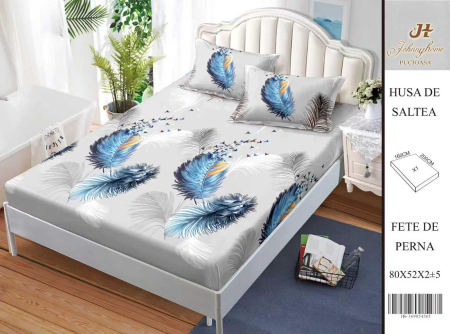 Huse De Pat BS 160x200cm - Husa Din Bumbac Satinat Cu Elastic Si Fete De Perna 160X200cm - Gri Cu Pene Albastre