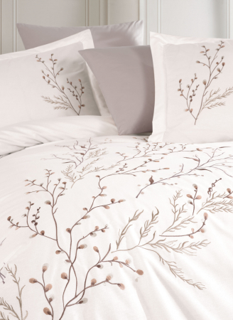 Lenjerie De Pat Bumbac 100% Poplin HOBBY Premium Cu Broderie - Alb Cu Floricele Brodate Bej [1]