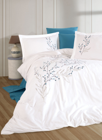 Bumbac 100% Poplin Hobby - Lenjerie De Pat Bumbac 100% Poplin HOBBY Premium Cu Broderie - Alb Cu Floricele Brodate Albastre