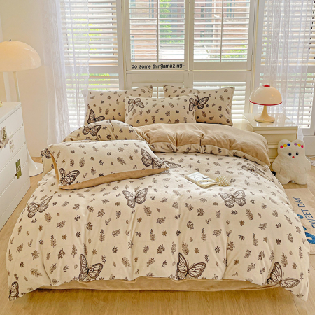Lenjerie De Pat Cocolino 4 Piese Cu Cearceaf Pat Mare - Bej Cu Fluturasi [3]