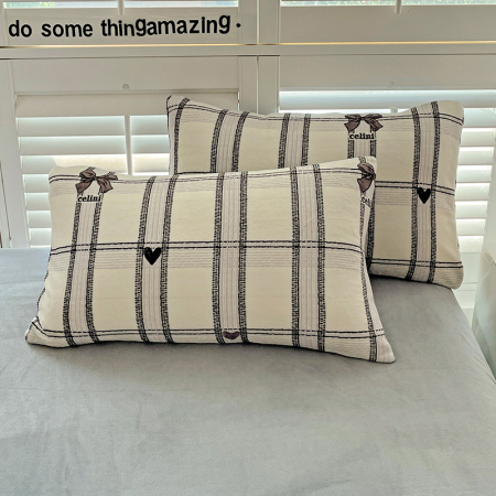 Lenjerie De Pat Cocolino 4 Piese Cu Cearceaf Pat Mare - Dungi Si Fundite [1]