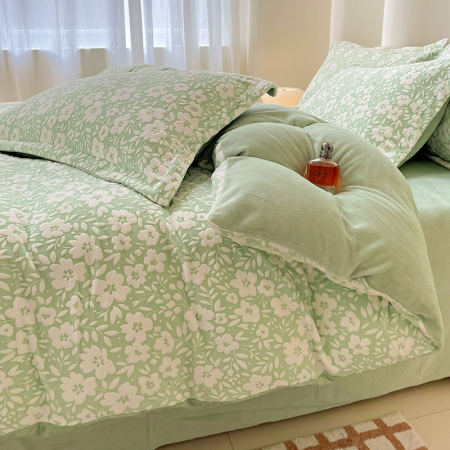 Cearceaf normal 4 piese - Lenjerie De Pat Cocolino 4 Piese Cu Cearceaf Pat Mare - Verde Menta Cu Flori