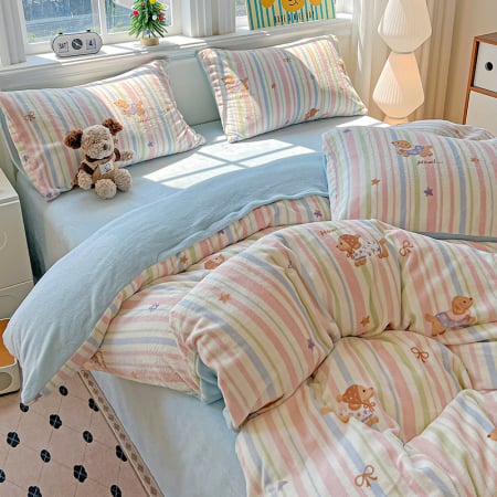 Lenjerii Cocolino - Pat Dublu - Lenjerie De Pat Cocolino 4 Piese Cu Elastic - Bleu Cu Catei Si Dungi