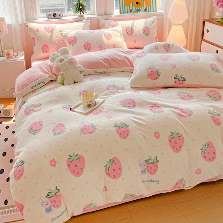 Lenjerie De Pat Cocolino 4 Piese Cu Elastic - Roz Cu Capsune Uriase [4]