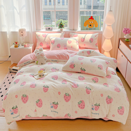 Lenjerie De Pat Cocolino 4 Piese Cu Elastic - Roz Cu Capsune Uriase [1]