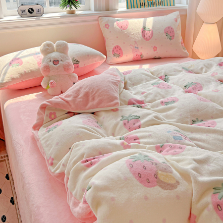 Lenjerie De Pat Cocolino 4 Piese Cu Elastic - Roz Cu Capsune Uriase [11]