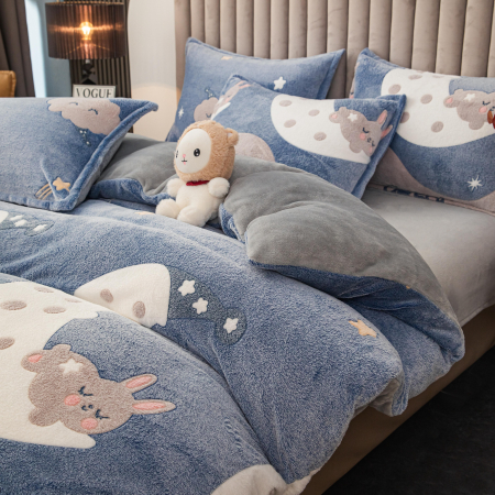 Lenjerie De Pat Cocolino 4 Piese Cu Elastic - Luna Si Iepurasul [1]