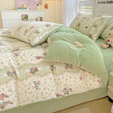 Lenjerii Cocolino - Pat Dublu - Lenjerie De Pat Cocolino 4 Piese Cu Elastic - Verde Cu Ciupercute Si Iepurasi