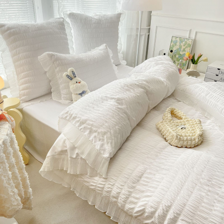 Lenjerie De Pat Creponata Cu Volanase - White [1]