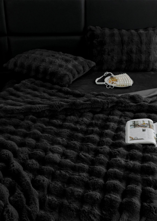 Lenjerie De Pat Pufoasa Blana Artificiala Rabbit - Iepure Luxury Edition - Negru [1]