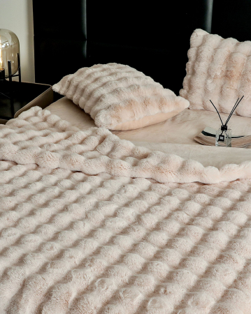 Lenjerie De Pat Pufoasa Blana Artificiala Rabbit - Iepure Luxury Edition - Bej [3]