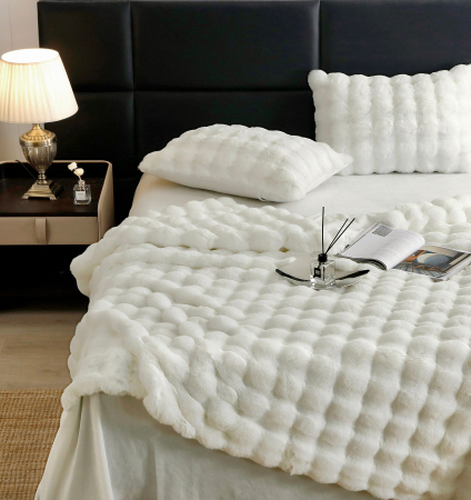 Lenjerie De Pat Pufoasa Blana Artificiala Rabbit - Iepure Luxury Edition - Crem [4]