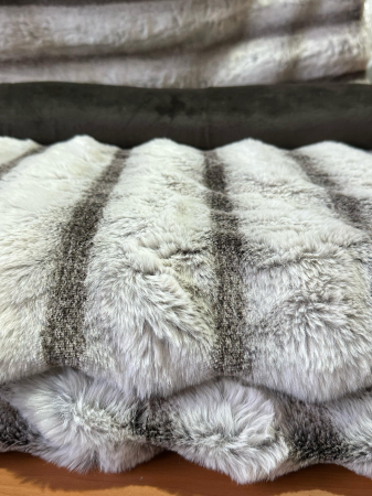 Lenjerie De Pat Pufoasa Rabbit Model Dungi - Cafea Cu Lapte [1]