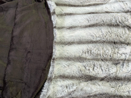 Lenjerie De Pat Pufoasa Rabbit Model Dungi - Cafea Cu Lapte [4]