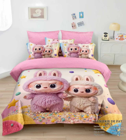 Cearceaf cu elastic - Lenjerie din Bumbac Tip Finet pentru Copii cu Elastic - Labubu pe Planeta Roz