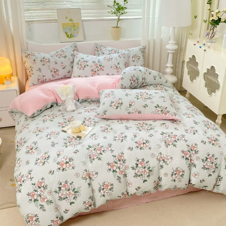 LENJERII 1 PERSOANA - Lenjerie Din Bumbac Tip Finet Textura Creponata 1 Persoana Cu Elastic - Floricele Rozalii