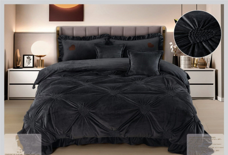 LENJERII DE PAT - Lenjerie Din Catifea Cu Inimioare Brodate Si Volanas - Negru