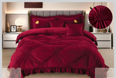 Lenjerie Din Catifea Cu Inimioare Brodate Si Volanas - Bordo [0]