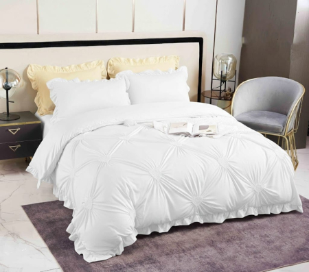 Cearceaf normal - Lenjerie Din Catifea Cu Volanase Si Inimioare Brodate - Alb