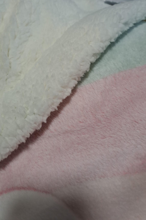 Patura Cocolino Cu Blanita Alba 200x230cm - Inimioare Curcubeu [1]
