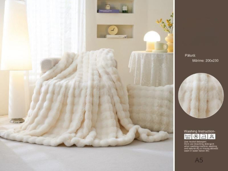 Patura Cu Fermoar Din Blanita Artificiala De Iepure - Rabbit - Crem PĂTURI - Patura Cu Fermoar Din Blanita Artificiala De Iepure - Rabbit - Crem