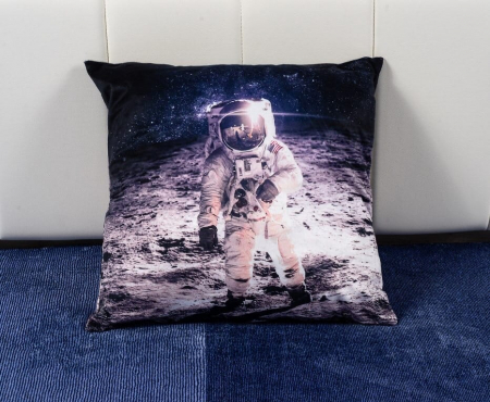 Perna Decorativa 50x50cm - Neil Armstrong Pernuțe decorative - Perna Decorativa 50x50cm - Neil Armstrong