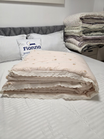 Pilota cu Banda Decorativa 200x230cm - Roz Pal cu Dovlecei si Broderie Alba [1]