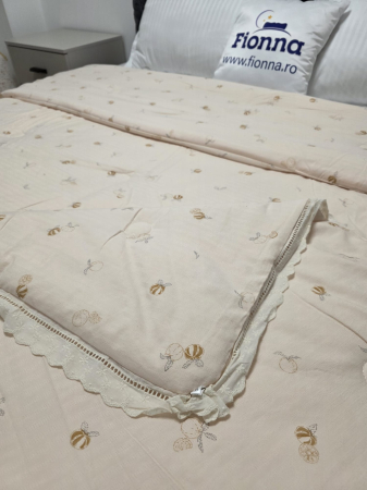 Pilote - Pilota cu Banda Decorativa 200x230cm - Roz Pal cu Dovlecei si Broderie Alba