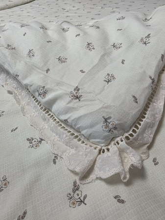 Pilota Cu Broderie Sau Banda Aplicata 200x230cm - Model Aleatoriu [1]