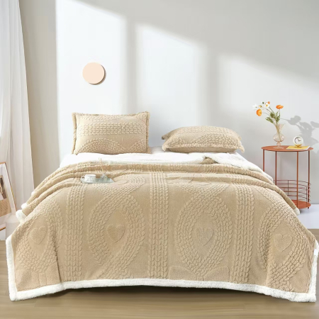 Paturi Cocolino Cu Blanita - Set Patura Cocolino cu Blanita si Fete de Perna Model in Relief - Bej