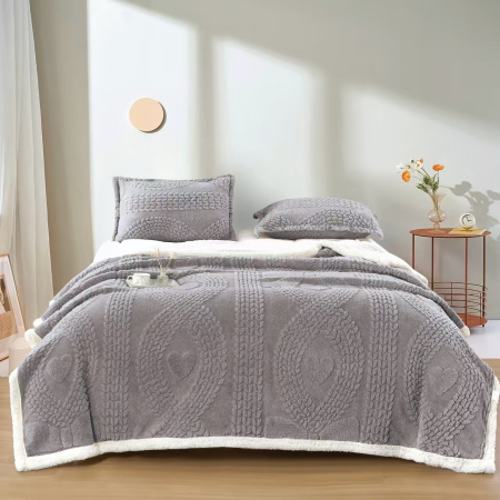 PĂTURI - Set Patura Cocolino cu Blanita si Fete de Perna Model in Relief - Gri Deschis