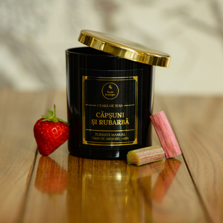 lumanare parfumata capsuni si rubarba [1]