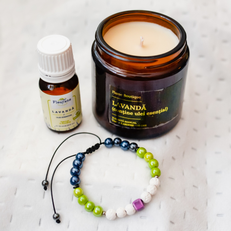 Pachet Relaxare, Lumânare Parfumată Cu Lavandă + Brățară Din Rocă Vulcanică + Ulei Esențial Lavandă Fleurene + Ambalaj Premium [2]
