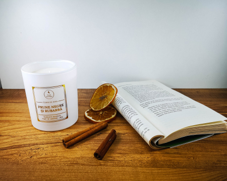 lumanare parfumata prune negre si rubarba [2]