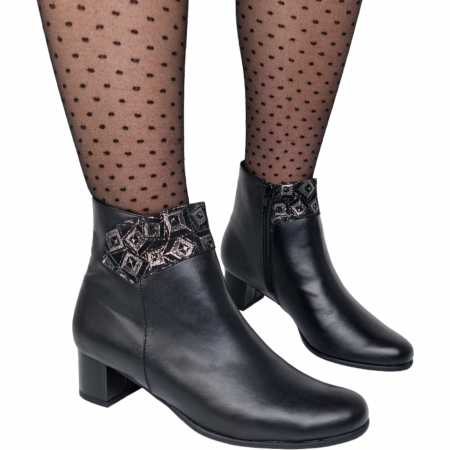 Femei - Ghete Damă Elegante Din Piele Naturală Neagră Arg 9610