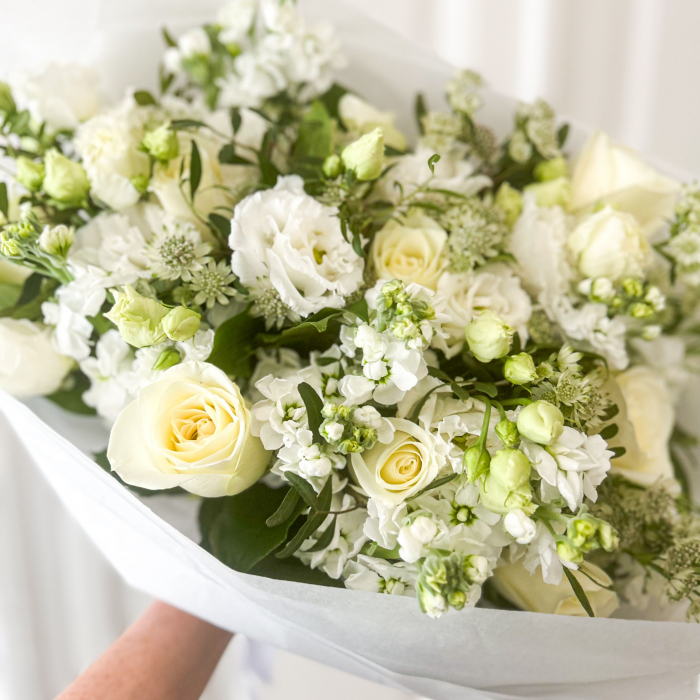 Buchet flori trandafiri albi [2]